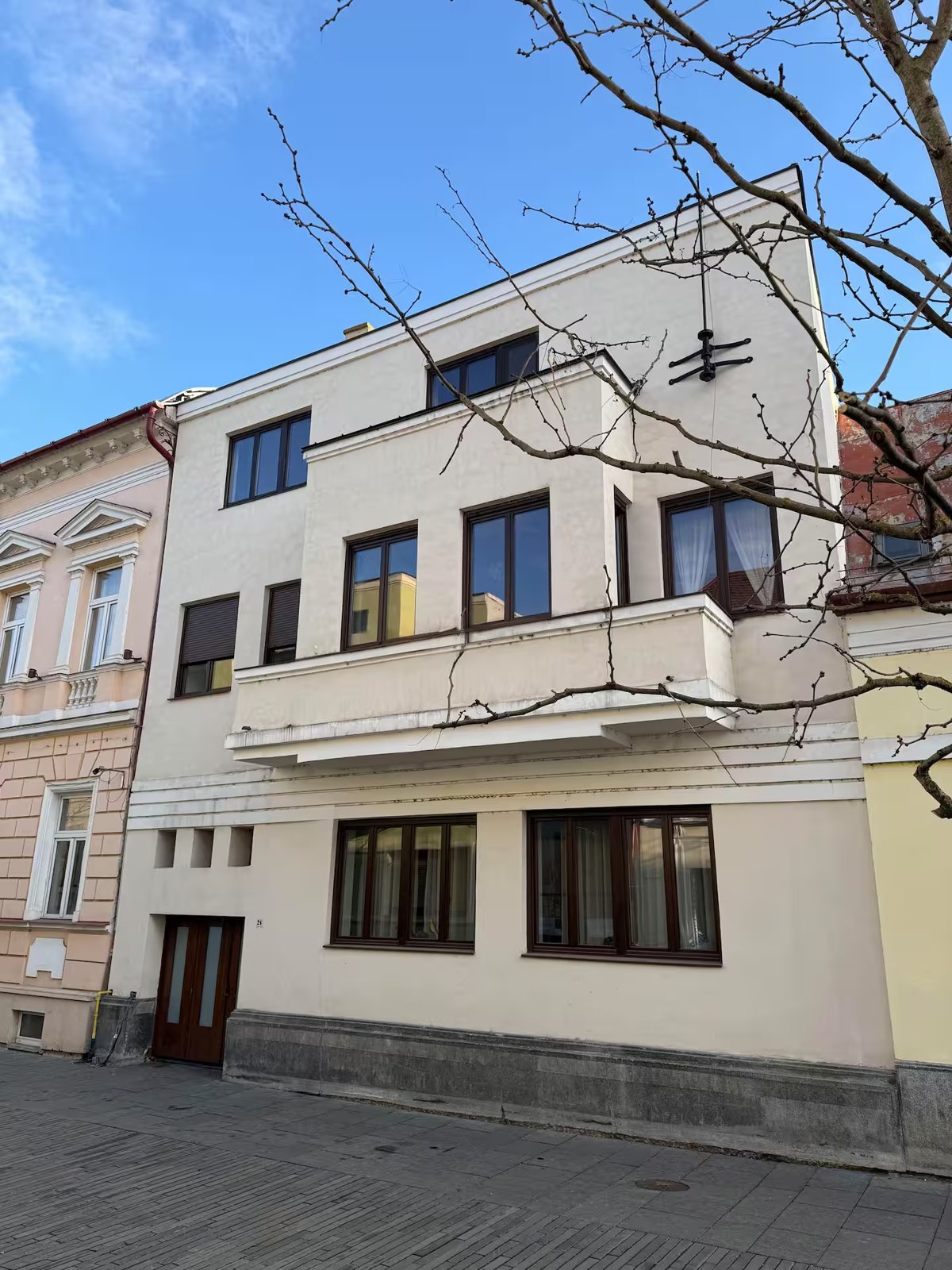 Iuliu Maniu 24, the building