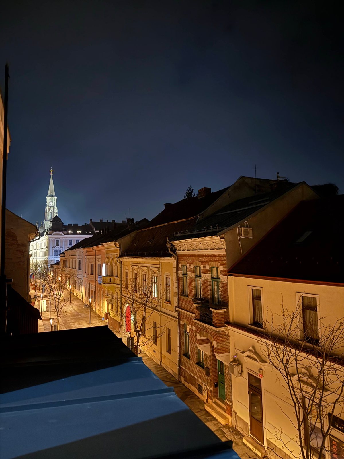 The street at night, seen from apartment IM21